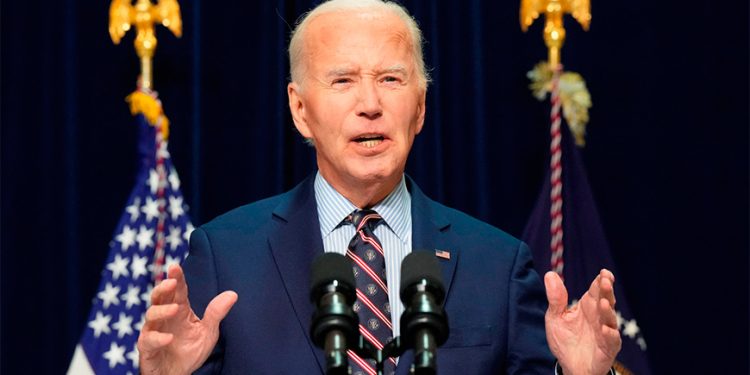 Biden prohíbe nuevas explotaciones de petróleo y gas en una inmensa área marítima de EU