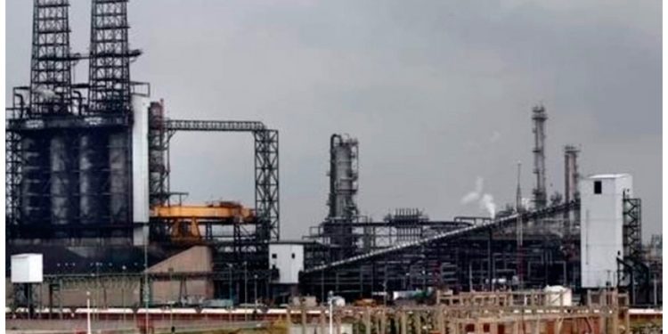 Habrá cambios regulatorios para que Sener revise combustibles importados: Sheinbaum