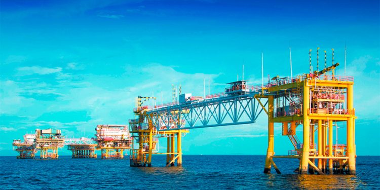 Cae 4.5% producción privada de petróleo en México