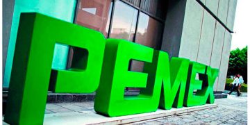 Director de Pemex ordena la extinción de sus subsidiarias
