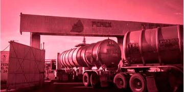 Exportaciones de Pemex se desploman 44% en enero en medio de escándalo por exceso de agua en crudo