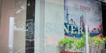 Extrabajadores de CNH denuncian recorte de 60% de sus salarios al pasar a SENER: ‘Está siendo un infierno’