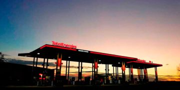 Las grandes petroleras que han seguido fieles al crudo están descubriendo algo: fue la mejor apuesta posible