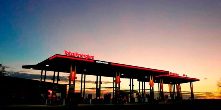 Las grandes petroleras que han seguido fieles al crudo están descubriendo algo: fue la mejor apuesta posible