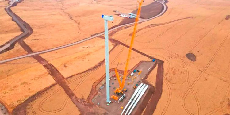 La última turbina instalada por Neoen en el mayor proyecto eólico del Estado acerca a Australia del Sur al 100% de energías renovables netas