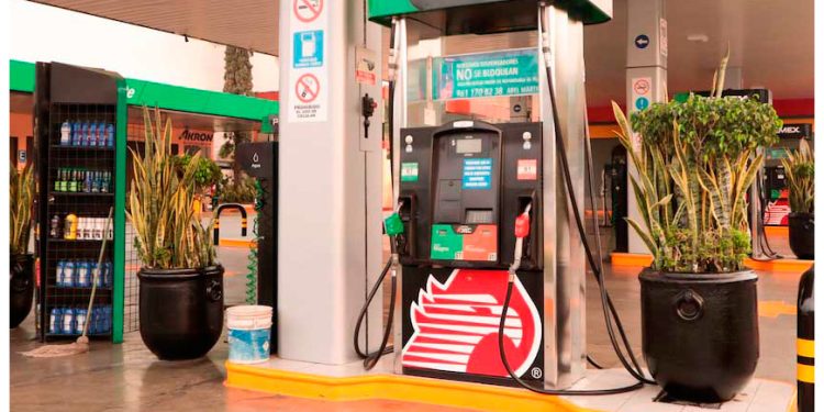 Precio máximo de gasolina permanecerá a largo plazo para evitar gasolinazos: Sener