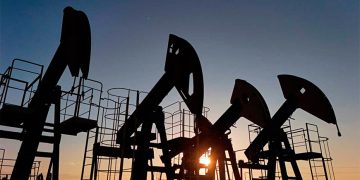 Petróleo abre con alzas de más de 1% por esperanzas de negociaciones entre EU y China