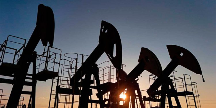 Petróleo abre con alzas de más de 1% por esperanzas de negociaciones entre EU y China