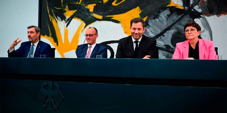 Gobierno alemán acuerda medidas para reactivar su débil economía; reducirán impuesto a electricidad