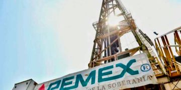 Pemex busca reabrir pozos viejos para impulsar declinante producción