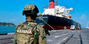 Cárteles mexicanos roban miles de millones de dólares de petróleo a Pemex y los venden en EU