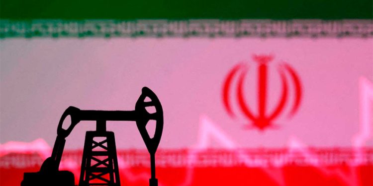 Precios del petróleo se disparan casi 9% tras los ataques de Israel contra Irán