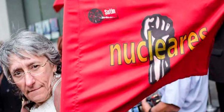 Trabajadores de la industria nuclear revisan propuesta de la SENER