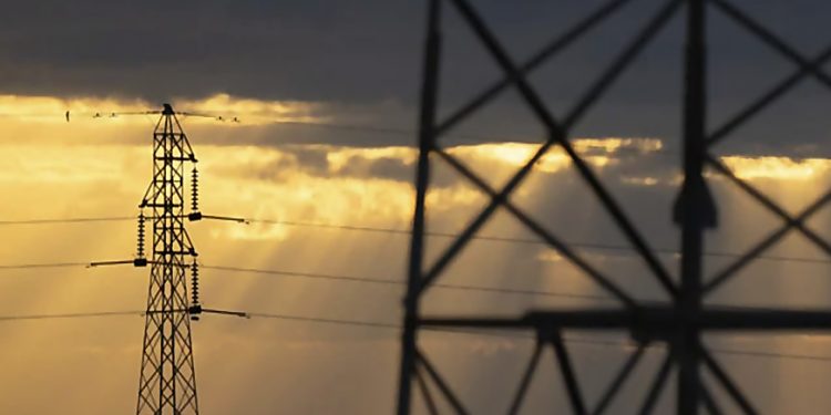 La red eléctrica más grande de EU tiene dificultades para satisfacer la demanda de IA