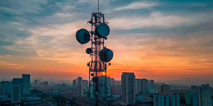 El internet de la 4T enfrenta adeudos con proveedores y estancamiento