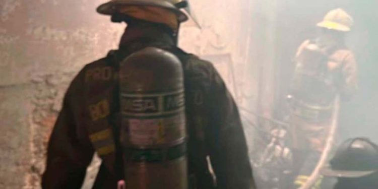 Se reporta explosión en registro de CFE en Jalisco