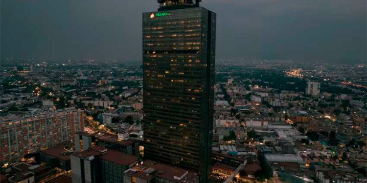 ¿Pemex se mete a la bolsa 12 mil mdd de deuda? Hacienda aclara la emisión de bonos