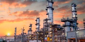Pemex opera Minatitlán en mínimos desde 2023 y presiona su plan energético