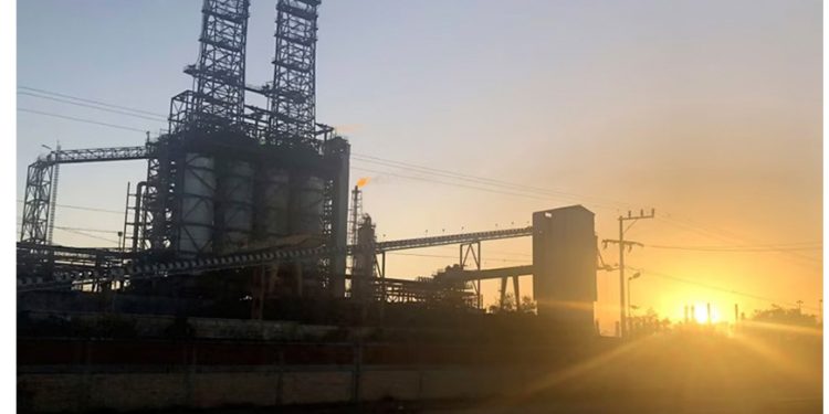 Vientos ‘tumban’ Pemex: Refinerías reducen su productividad por clima y mala calidad de crudo
