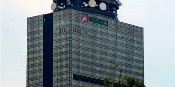 Asegura Fitch que el plan de Pemex es neutral para los bancos
