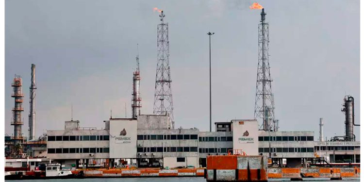 Emisiones de Pemex suben por fallas en plantas de cogeneración