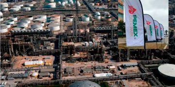 Positiva la apertura de contratos mixtos de Pemex: UBS