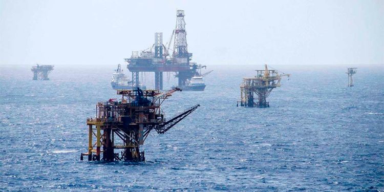 Va Gobierno por estabilizar producción en 1.8 millones de barriles diarios