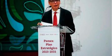 Pemex reducirá 25 por ciento sus pasivos para el final del sexenio: Hacienda
