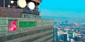 Federación se queda con 29% de la renta petrolera y Pemex con 71%
