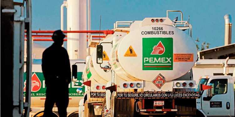 Pemex reporta problemas de distribución de gasolina en el Valle de México