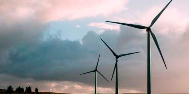 Alianza de energías renovables respaldada por Jeff Bezos busca recaudar 7,500 mdd para países en desarrollo