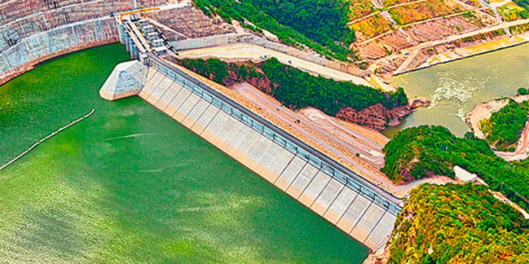 Demanda eléctrica en Colombia superaría a generación de energía