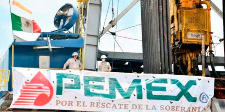 Empresas navieras piden a Pemex el pago de adeudos para evitar quiebras