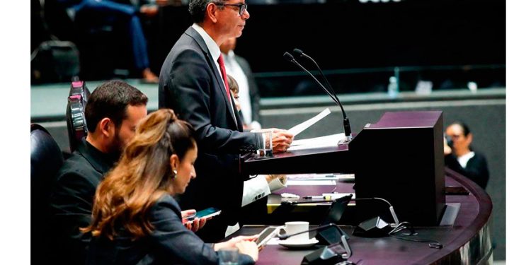 Nosotros no endeudamos a Pemex, la estamos desendeudando: Hacienda