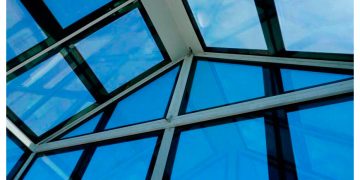 ¿Adiós a los paneles solares? Parecen ventanas normales, pero producen electricidad con la luz del sol