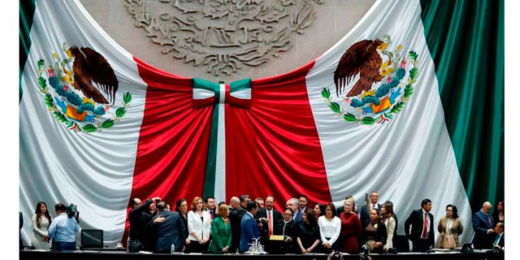 México recuperó la soberanía energética con Pemex y CFE como empresas públicas: Informe