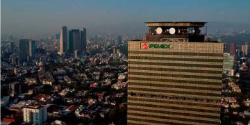 ¿Por qué Grupo Carso sigue apostando por la endeudada Pemex?