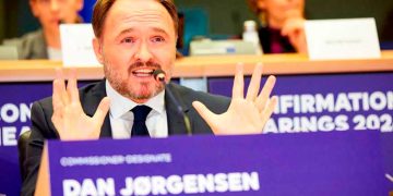 Los países de la UE respaldan prohibir las compras de hidrocarburos ruso en 2028