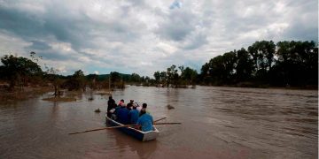 Pemex recupera más de 2.5 millones de litros de crudo del río Pantepec
