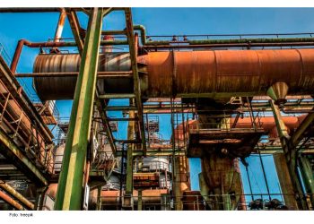 Canadá iniciará la construcción de un controvertido oleoducto para exportar petróleo a Asia