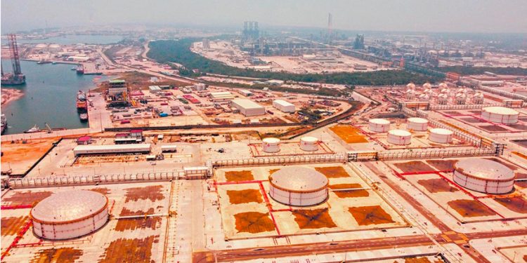 Pemex produce más combustibles, pero va por debajo de su meta