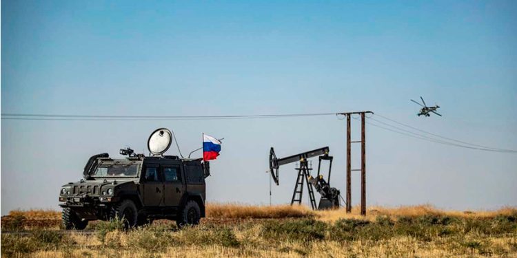 Petróleo sube 2% tras suspensión de exportaciones de puerto de Novorossiysk por ataque ucraniano