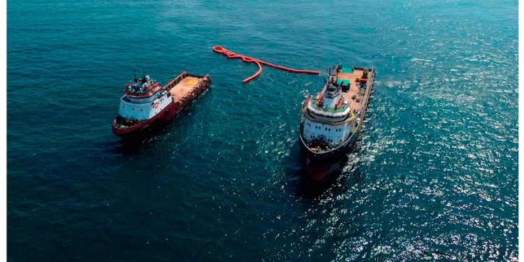 Exportaciones de crudo se desploman 50% en noviembre