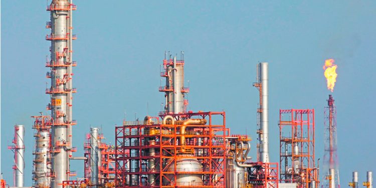 Rescates a Pemex sumaron 3.3 billones de pesos desde el 2015; situación financiera ha cambiado poco: IMEF