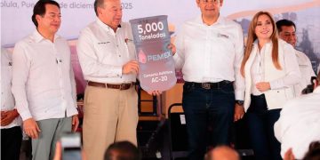 Por eficaz combate al huachicol, Pemex incrementa 7 veces donación de materiales para pavimentación a Puebla
