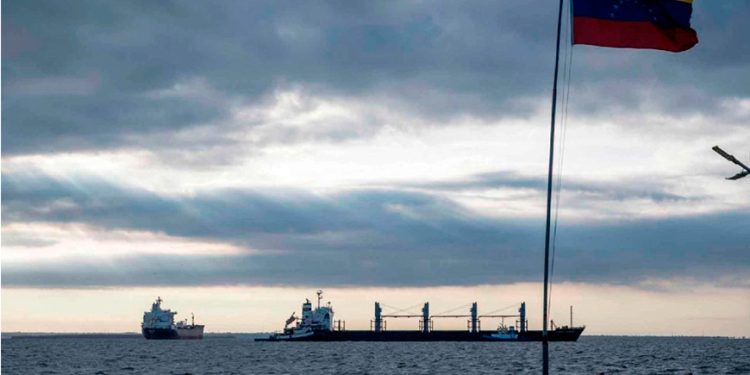 Refinerías indias acusan que ofertas de petróleo venezolano son limitadas, la mayoría van a EU