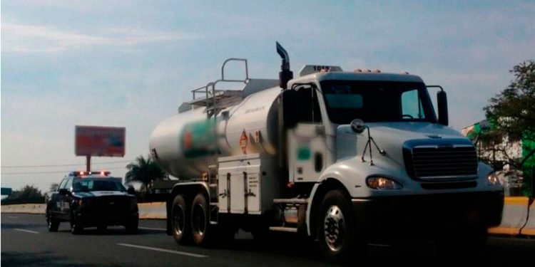 Vehículos que transportan combustible deben portar código QR