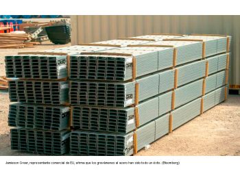 Analiza EU ajustes a implementación de aranceles al acero