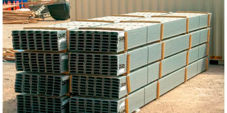 Analiza EU ajustes a implementación de aranceles al acero