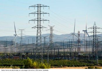 El consumo global de electricidad se acelera y subirá a un ritmo del 3,6 % en 2026-2030